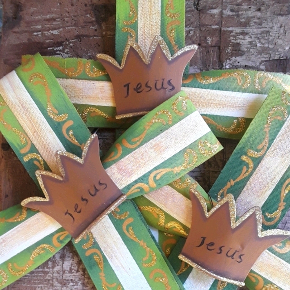 ROUND TOP COLLECTION CHRISTMAS CROSS